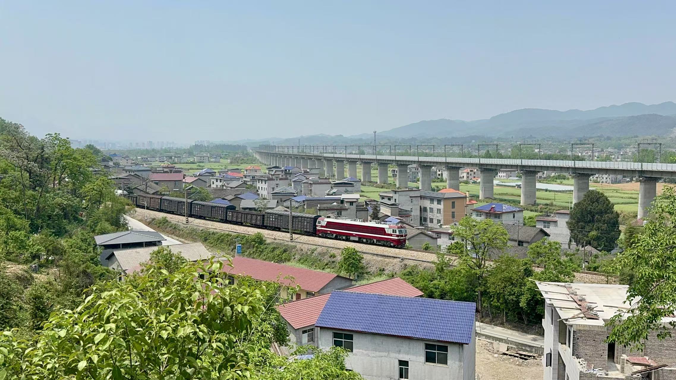 界面调查|铁路穿村而过:一个湘西村庄与17起火车撞人事故 第4张 界面调查|铁路穿村而过:一个湘西村庄与17起火车撞人事故 第4张