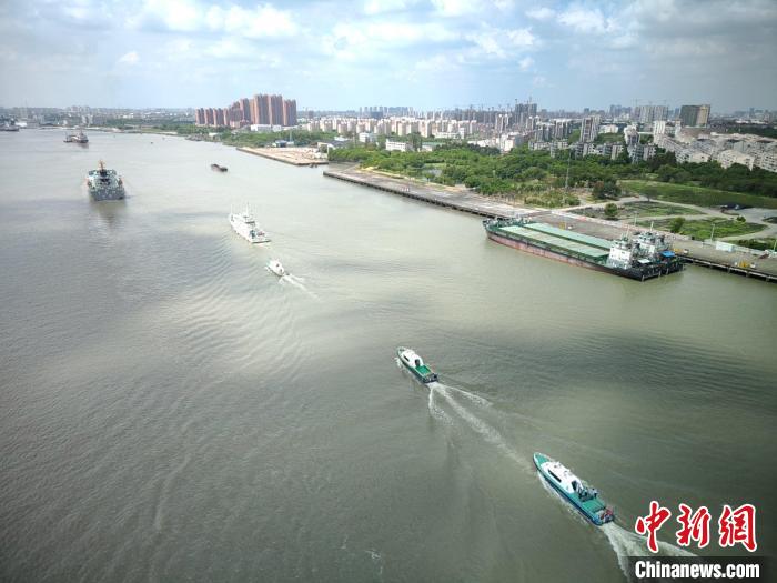 探索创新协作共管模式:边检等口岸单位举行联合巡航  第2张 探索创新协作共管模式:边检等口岸单位举行联合巡航  第2张