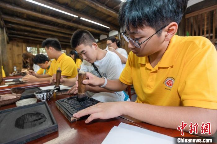 华裔青少年浙江瑞安文化寻根 感受千年古城魅力  第3张 华裔青少年浙江瑞安文化寻根 感受千年古城魅力  第3张