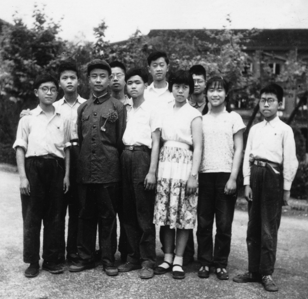 纪念|脖子上挂着红领巾的陈逸飞  第5张 纪念|脖子上挂着红领巾的陈逸飞  第5张